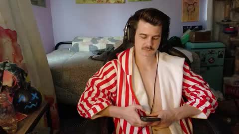 Wyatt online show from November 1, 2025, 7:16 pm