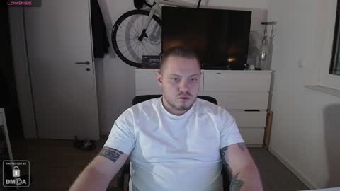 x19marco93x online show from December 25, 2024, 6:30 pm