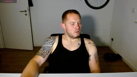 x19marco93x online show from October 7, 2025, 7:11 pm