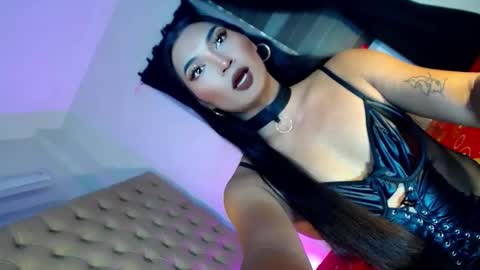 x_aurorascent online show from November 1, 2025, 8:44 pm