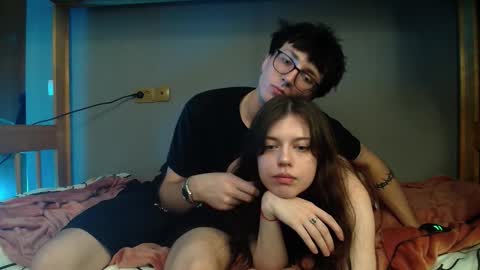 Philipp and Este online show from October 9, 2025, 11:25 pm