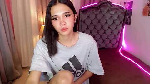 xairah_doux online show from October 12, 2025, 6:51 pm