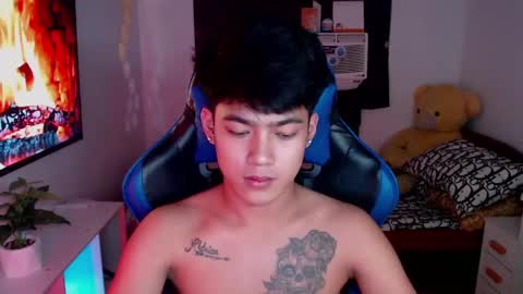 Prince Aldrian  online show from February 27, 2025, 1:17 pm