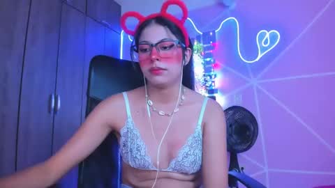 XALLYSONX online show from February 4, 2025, 2:32 pm