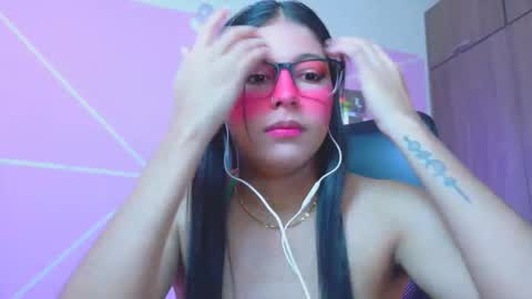 XALLYSONX online show from May 25, 2026, 12:00 pm