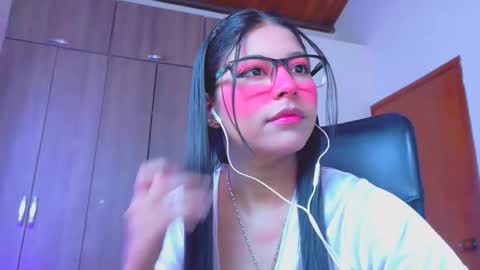 XALLYSONX online show from June 5, 2026, 12:00 pm