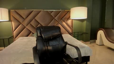 xam_collen online show from March 9, 2026, 4:11 pm