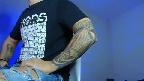 Snapshot of xandercagex chatting on November 17, 2025, 6:08 am XanderCageX online show from November 17, 2025, 6:08 am