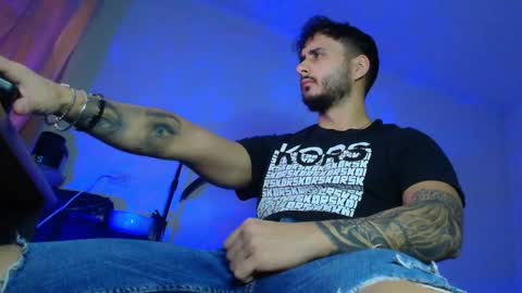 Snapshot of xandercagex chatting on December 5, 2025, 8:01 am XanderCageX online show from December 5, 2025, 8:01 am