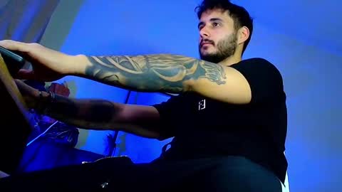 Snapshot of xandercagex chatting on December 17, 2025, 7:20 pm XanderCageX online show from December 17, 2025, 7:20 pm