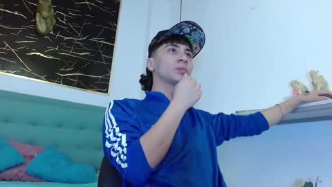 xandergrey8 online show from March 22, 2026, 12:41 pm