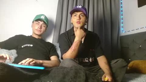 xandrodeluxe online show from May 18, 2026, 4:18 am