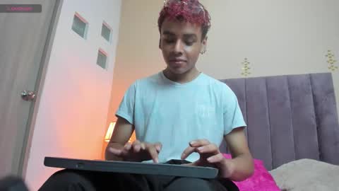 xavier fox   online show from February 12, 2026, 9:21 pm