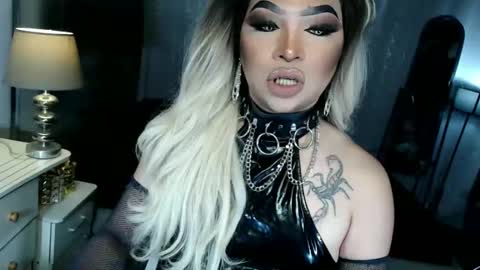 Zhavia online show from October 8, 2025, 6:27 pm