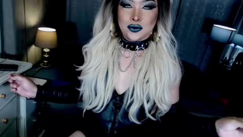 Zhavia online show from November 1, 2025, 6:21 pm