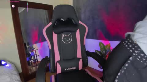 Kanae. online show from September 26, 2025, 10:36 pm