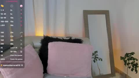 Snapshot of xena_bush chatting on May 17, 2026, 9:28 am xena_bush online show from May 17, 2026, 9:28 am