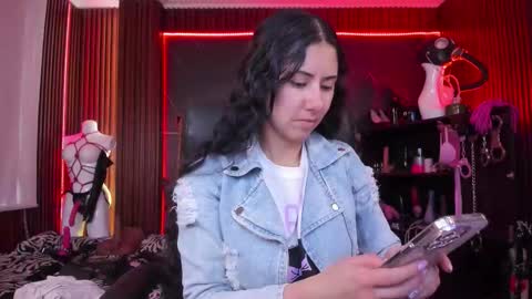 XiaQueen   I M online show from November 1, 2025, 8:22 pm