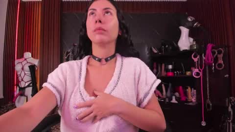 XiaQueen   I M online show from February 17, 2026, 11:40 am