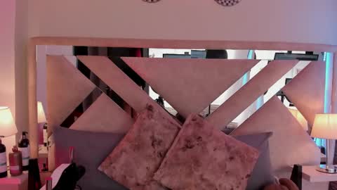 Xime  online show from April 19, 2026, 4:12 am