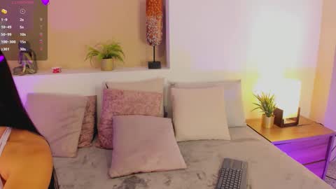  X I O M A R A  online show from March 6, 2026, 7:43 pm