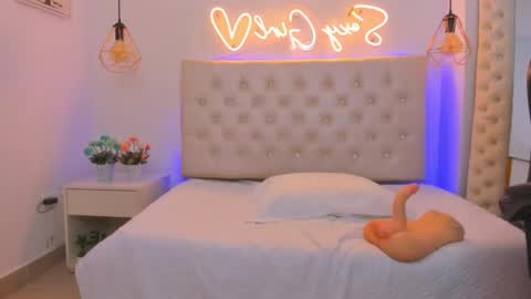 xiomara_cortes online show from February 4, 2025, 1:13 am