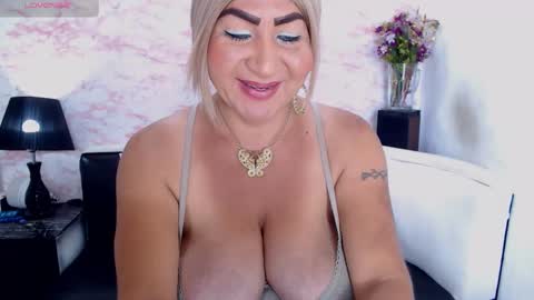 XIOMY   give LIKE on my page online show from January 31, 2025, 2:39 pm