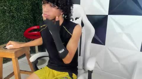 xion_ez online show from December 19, 2025, 8:38 pm