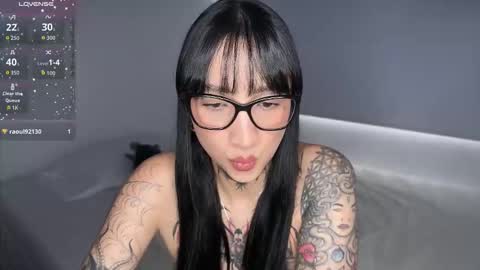 xisisxx online show from March 17, 2026, 9:51 pm