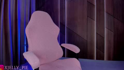 Snapshot of xjelly_piee chatting on November 24, 2025, 6:46 am Charisma online show from November 24, 2025, 6:46 am