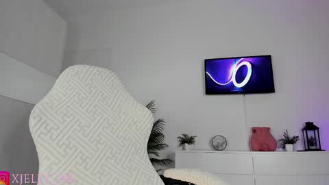 Snapshot of xjelly_piee chatting on June 6, 2026, 2:00 pm Charisma online show from June 6, 2026, 2:00 pm