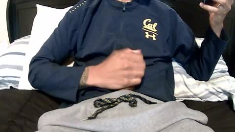 OmgItsSoFuckingBig online show from April 7, 2026, 5:52 am
