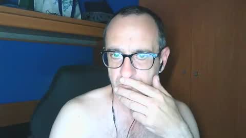 xjosuex69 online show from May 18, 2026, 11:32 pm