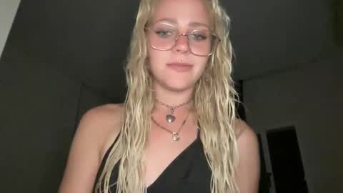 xkatanakiki online show from April 18, 2026, 11:05 pm