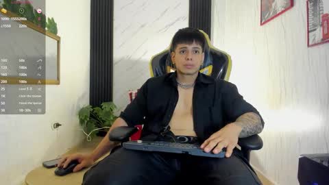      online show from October 25, 2025, 12:23 pm