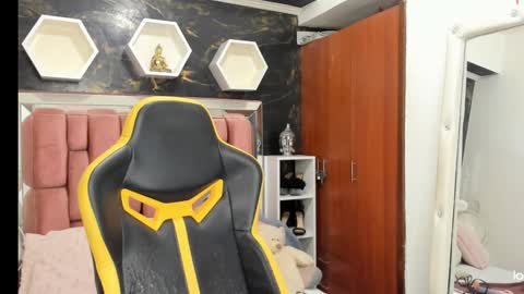 Ximena online show from February 1, 2025, 6:43 am