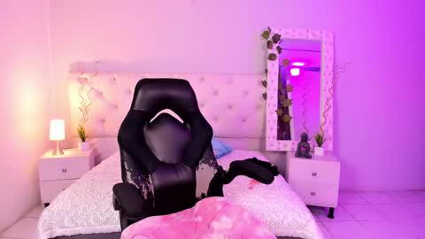 Ximena online show from March 11, 2025, 12:11 am