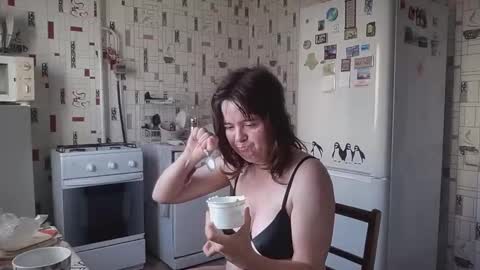 Luna online show from September 22, 2025, 4:47 am