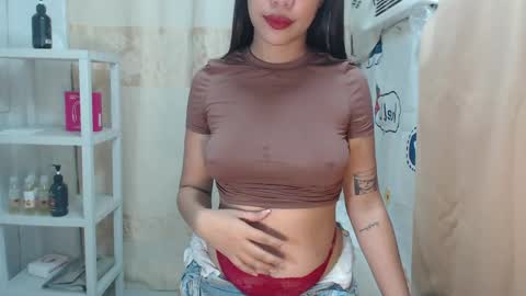 Maxie online show from April 25, 2026, 6:38 am