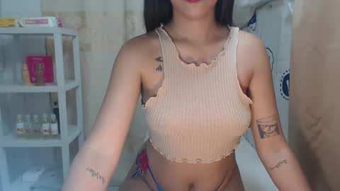 Snapshot of xmaxie_ chatting on May 27, 2026, 12:35 pm Maxie online show from May 27, 2026, 12:35 pm