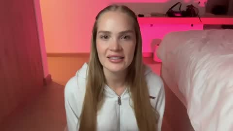 Snapshot of xo_madeline chatting on May 11, 2026, 2:06 am madeline online show from May 11, 2026, 2:06 am