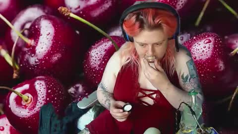 Cherry on Top online show from February 18, 2026, 7:32 pm