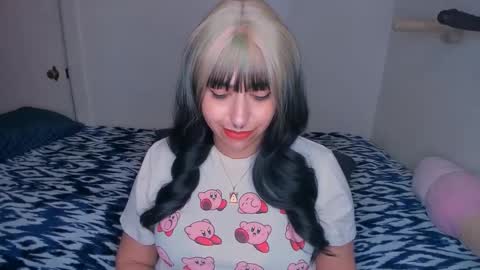 Snapshot of xocurvyrae chatting on January 6, 2025, 5:41 am Rae online show from January 6, 2025, 5:41 am