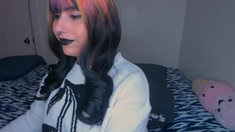 Snapshot of xocurvyrae chatting on February 16, 2025, 2:20 am Rae online show from February 16, 2025, 2:20 am