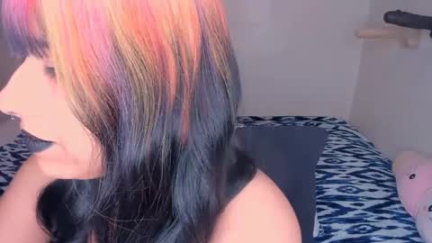 Snapshot of xocurvyrae chatting on February 18, 2025, 1:43 am Rae online show from February 18, 2025, 1:43 am