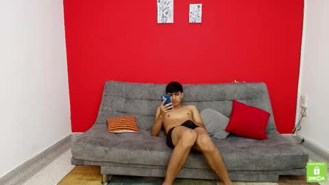 Snapshot of xperiencesx chatting on November 8, 2025, 12:38 pm JAIDER CAMILA CAMILO online show from November 8, 2025, 12:38 pm