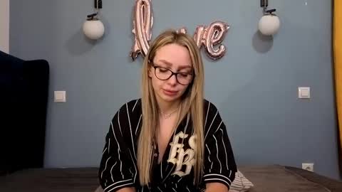 AnnaMaee online show from March 2, 2025, 9:32 pm