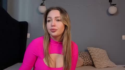 AnnaMaee online show from March 6, 2026, 7:05 am