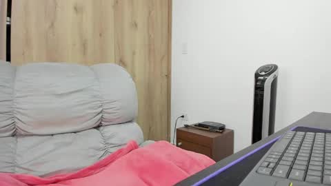 Hellen Sofia instagram hellen5546 online show from March 23, 2026, 1:26 pm