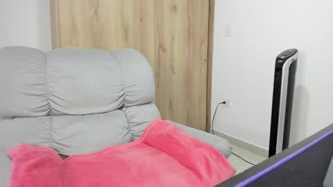 Hellen Sofia instagram hellen5546 online show from April 14, 2026, 2:01 pm